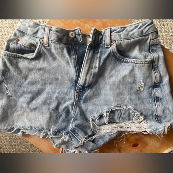 TOPSHOP Women’s Ripped Jean Shorts - Picture 2 of 5